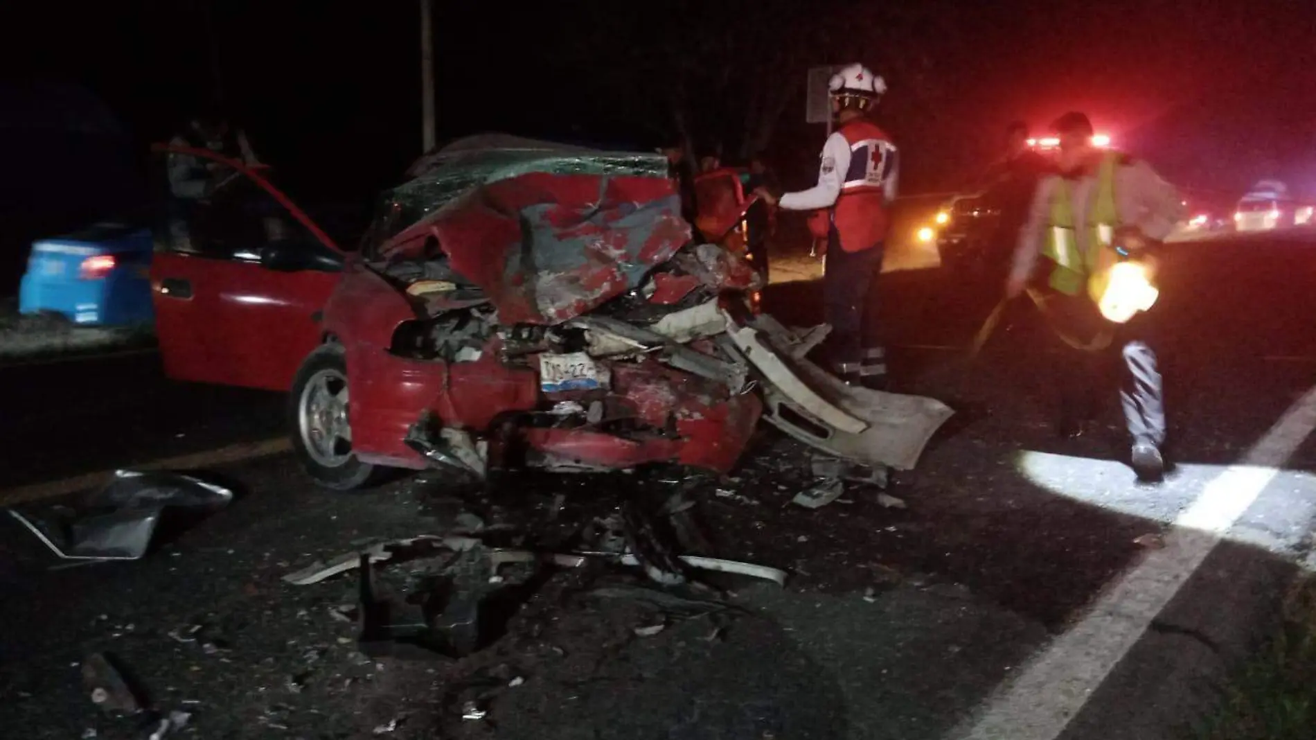 Dos muertos y siete lesionados tras choque frontal en Tepanco de López